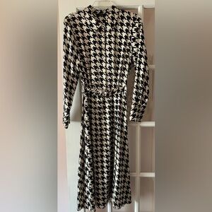 Great used condition Alfani Houndstooth Dress